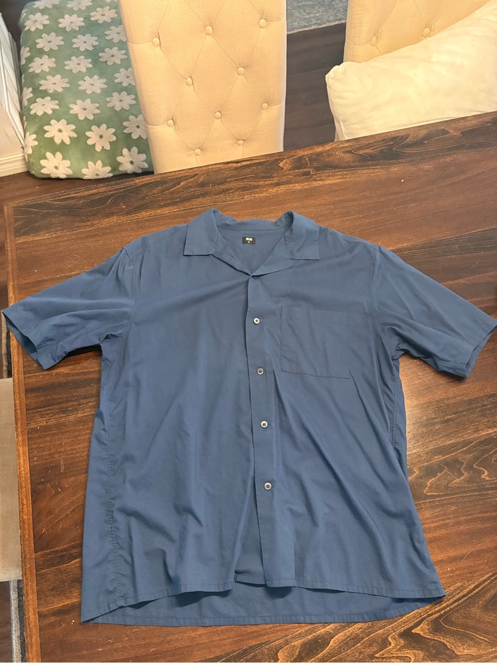 UNIQLO Men's Short-Sleeve Blue Camp Collar Shirt XL